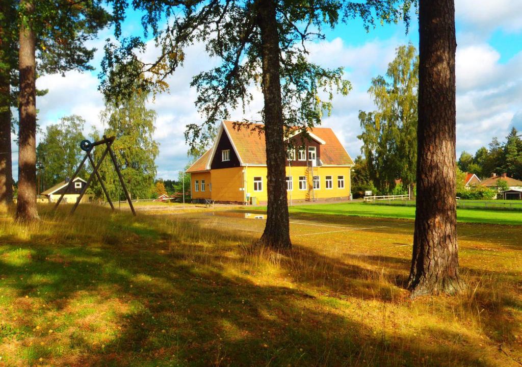 Gardsjo Apartment | Ideal for groups and families! Staying in a school next to the forest