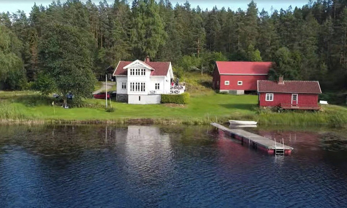 Bamble House | Idyllic house by Bamlevannet