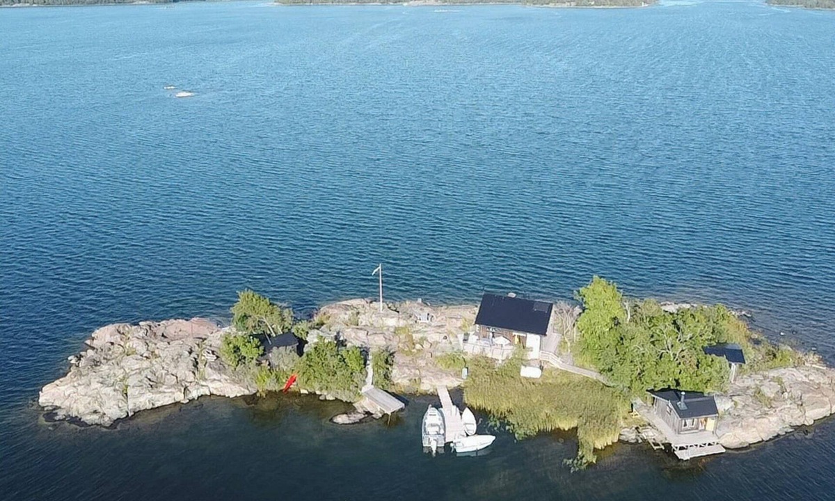 Osthammar House | Island house on private island with sea view