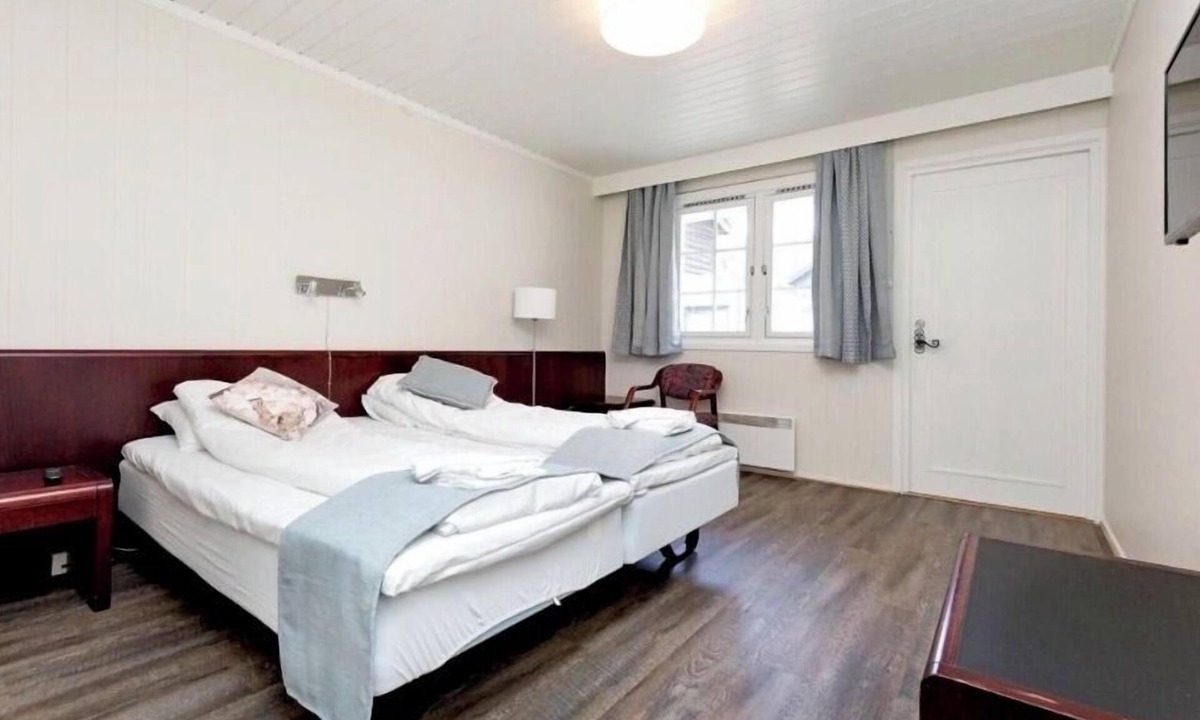 Kvam Hotel | Jafs Sinclair