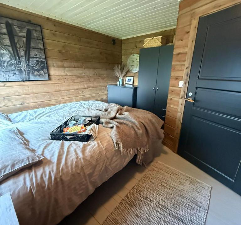 Lyngen House | Karnes Lodge