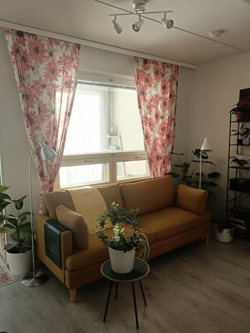 Lantinen District Apartment | King's Oak Jungle