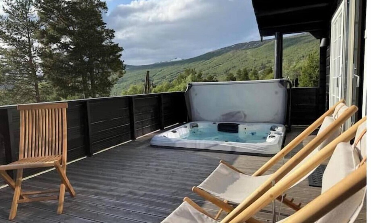 Bjorli Cottage | Kongelberget 105 - Exclusive mountain cabin with jacuzzi & Sauna at Bjorli