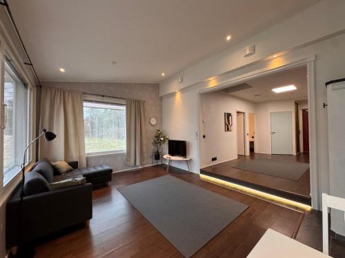 Kokkola Apartment | Kotimaailma - Hieno asunto poreammeella ja saunalla