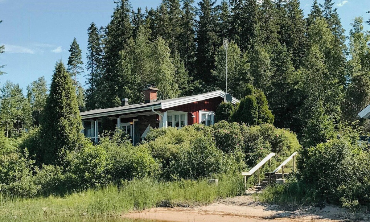 Storfors House | Lake view: Holiday home with natural charm