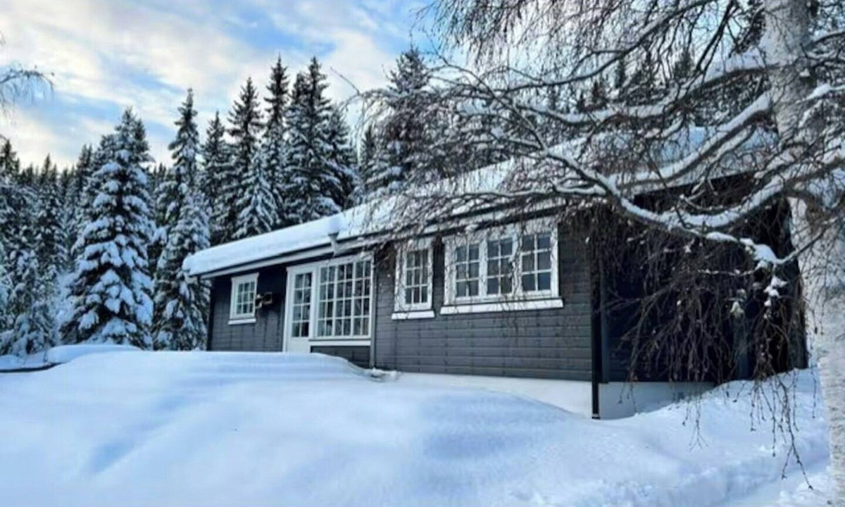 Ringsaker House | Lakeside cabin near Sjusjøen and Lillehammer