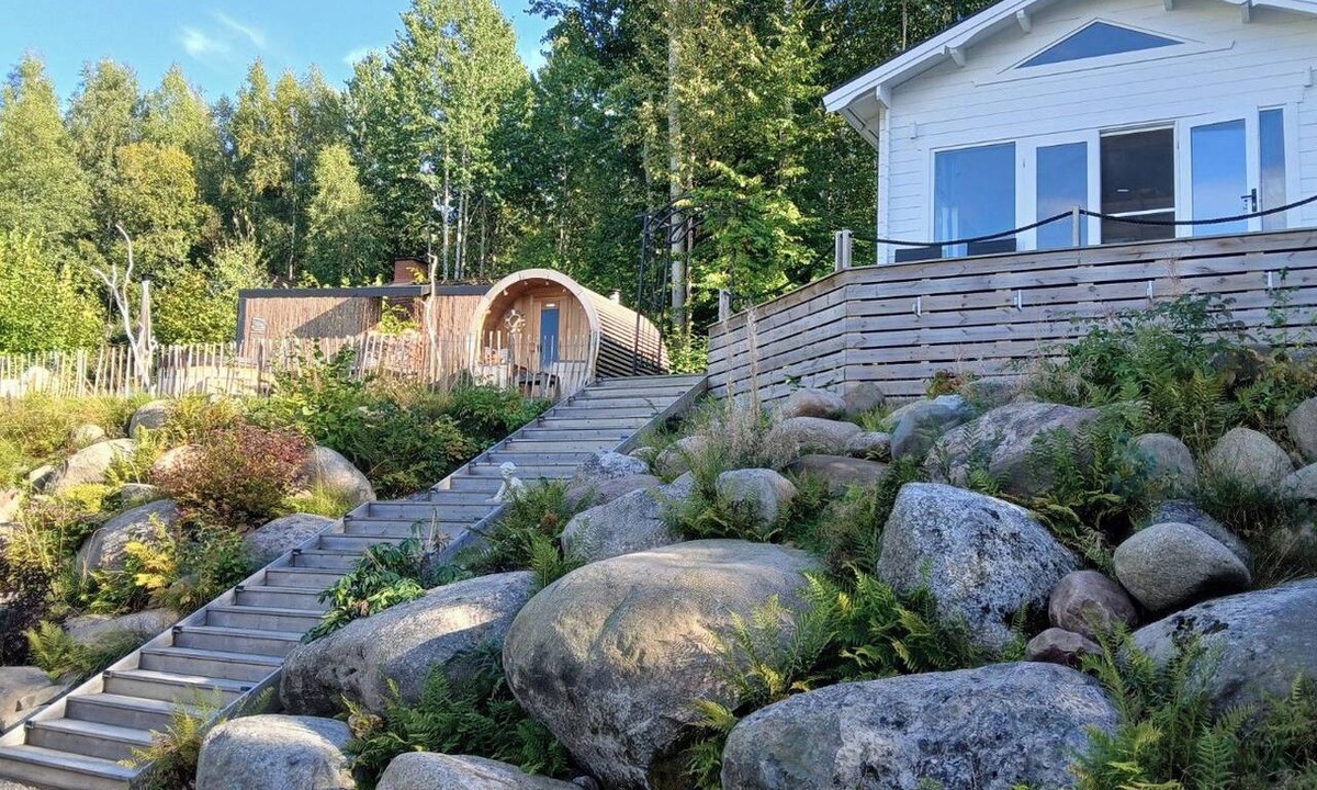 Vallsjobol Cabin | Lakeview Loft, Private Retreat at Lake Skagern