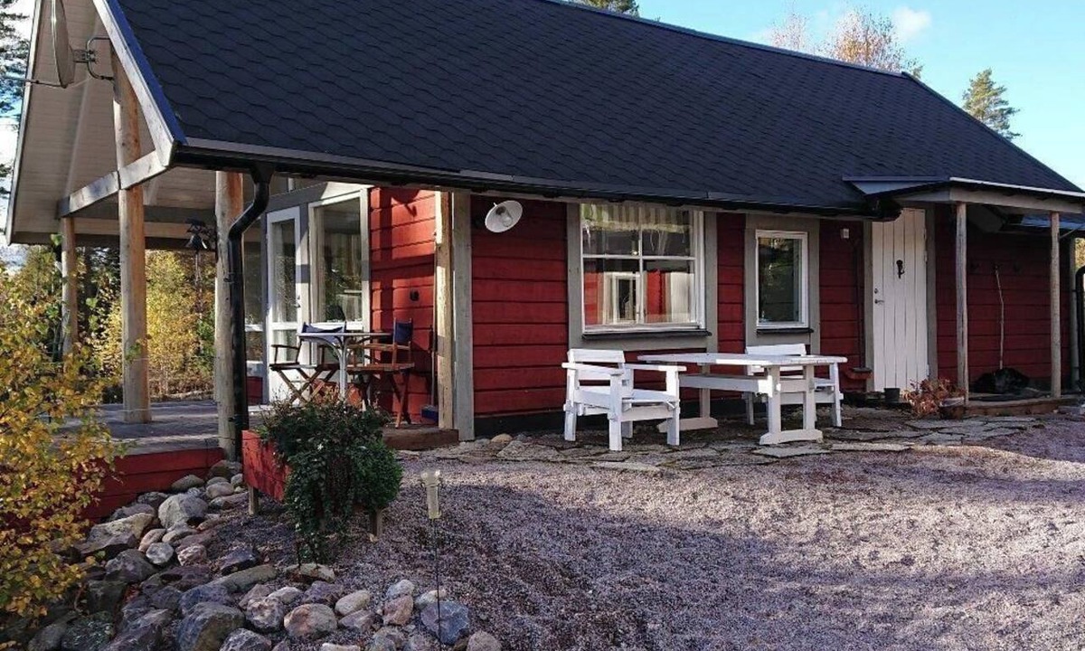 Gamleby Cottage | Lakeview , wood burning sauna!