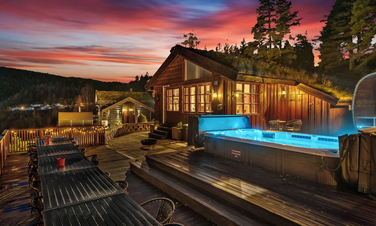 Lardal Municipality Cabin | LARDALSHYTTA, 350 m2, 10 soverom, 28 personer, 75 minutter fra Oslo