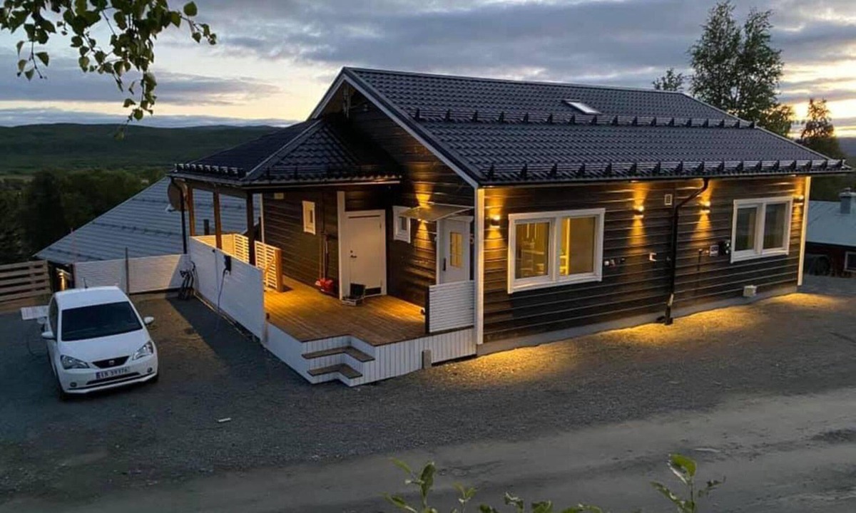 Hemavan House | Large 8-9-bed Central Ski Innout House in Hemavan