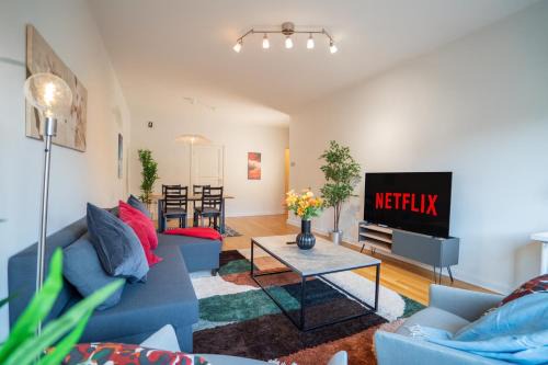 Centrum Apartment | Large Central 2BR - Scandinavian Design - Balcony