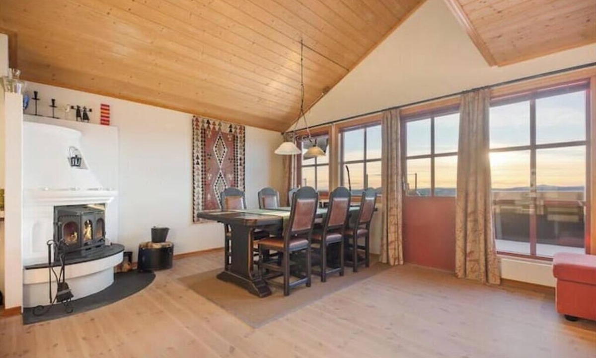 Beitostolen Apartment | Large, centrally located apartment with a view in Beitostølen