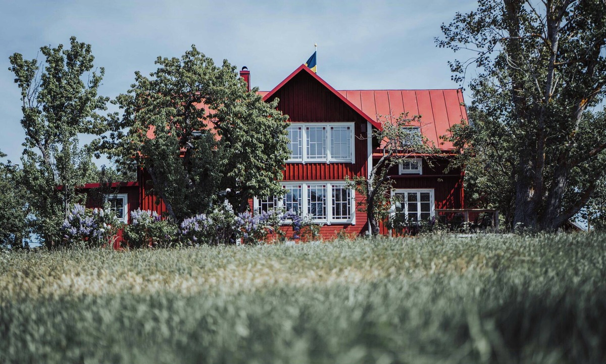 Karlskrona Municipality House | Large cottage with lively garden on Ytterön