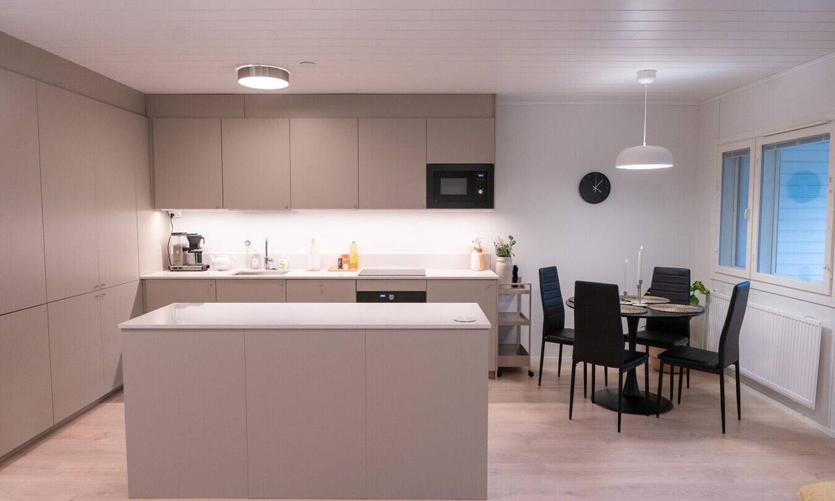 Espoo Villa | Large renovated townhouse with sauna and patio