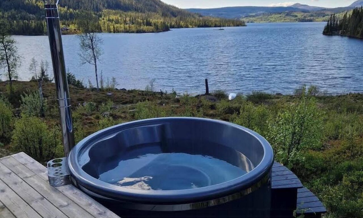 Steinsetbygdi House | Large secluded cabin with spa and view in Valdres