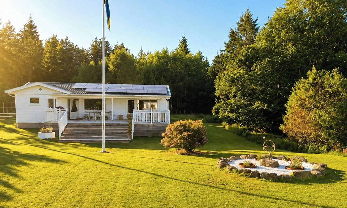 Molndal Municipality House | Last house by the forest with outdoor kitchen