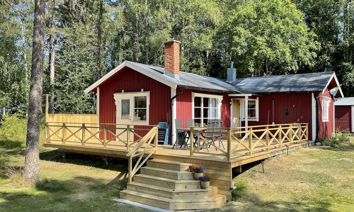 Bjurholm Cottage | Lillarmsjö-cottage, cottage with lake view.