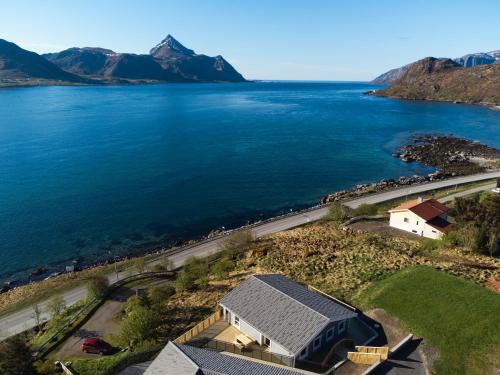 Flakstad Apartment | Lofoten Paradise Cabins Sea View
