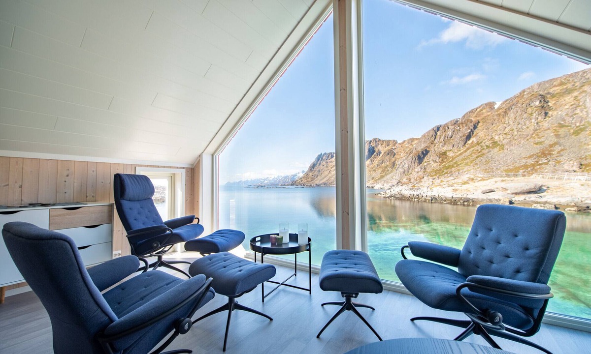 Ballstad Cabin | Lofoten Waterfront luxury lodge