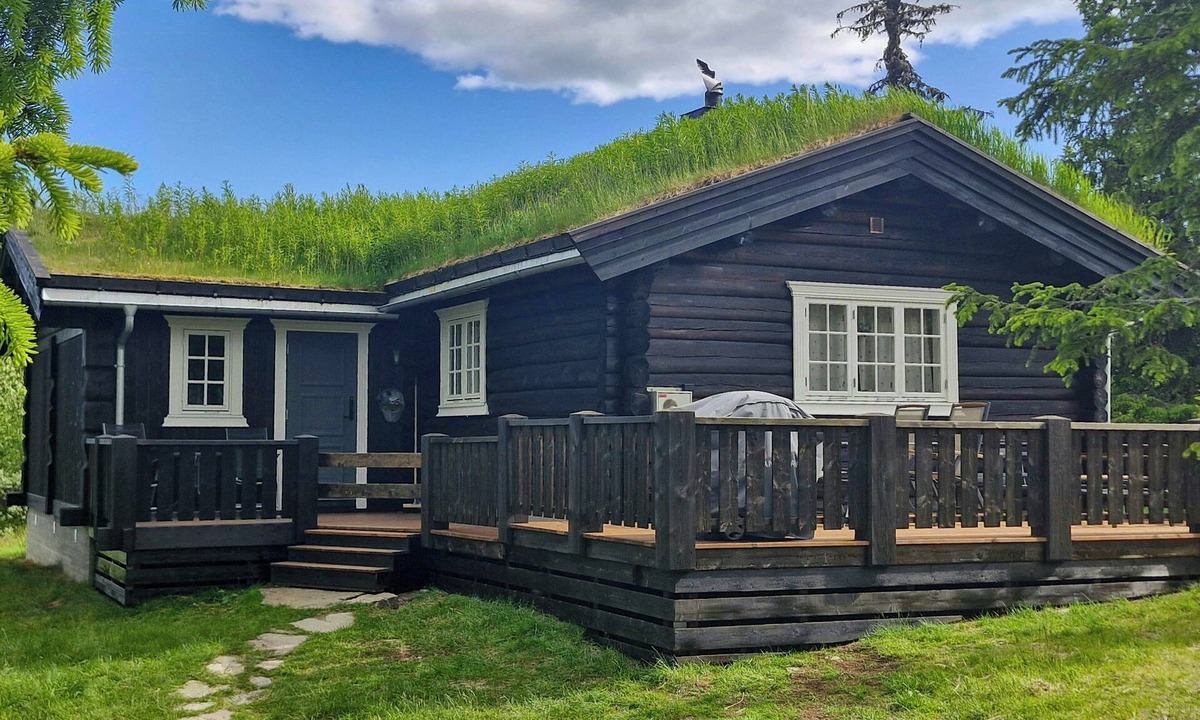 Svingvoll House | Log cabin directly by the ski slopes