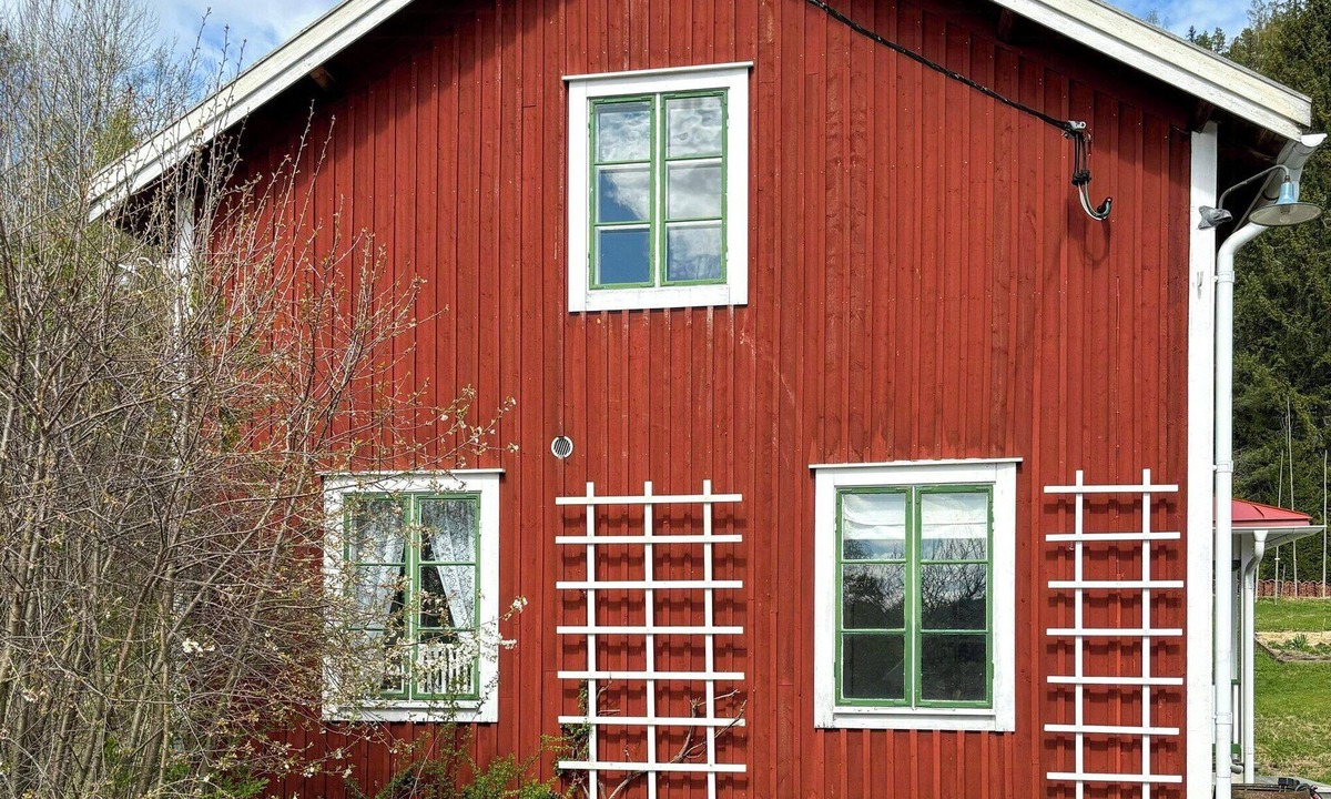 Sundsvall House | Log cabin with sauna by Ljungan