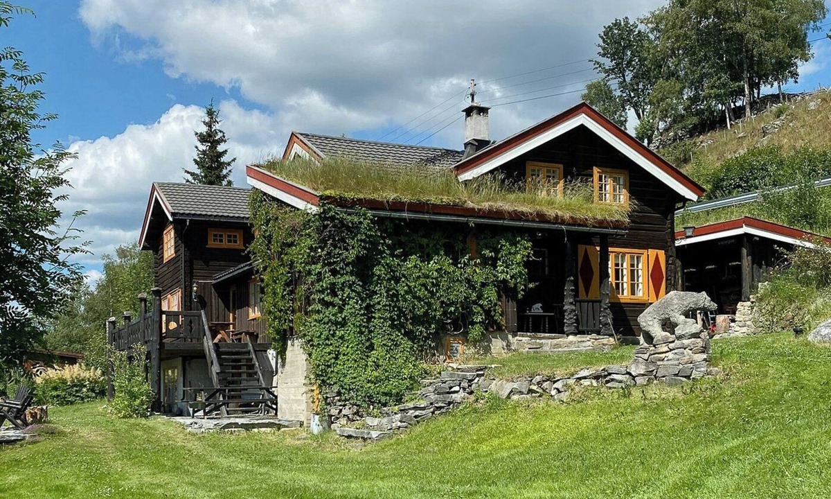 Austbygde House | Log cabin with view of Gaustatoppen