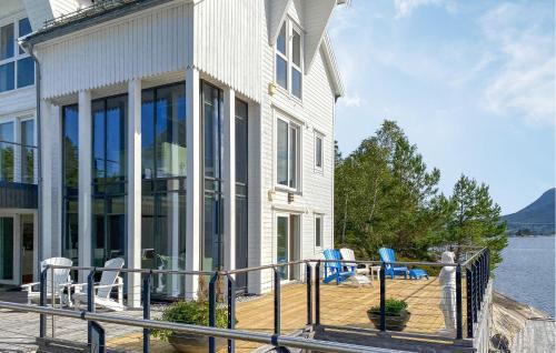 Ulstein Municipality Apartment | Lovely Apartment In Gurskøy With Sauna