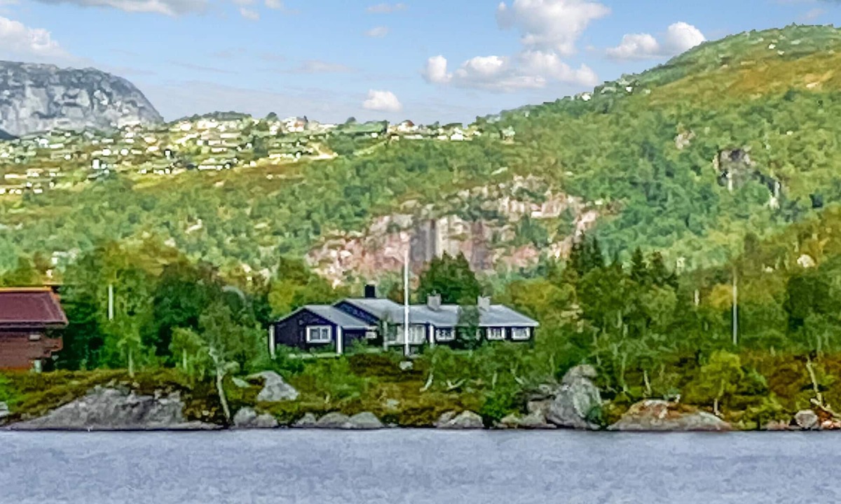 Fidjeland Apartment | Lovely apartment in Tjørhom with lake view
