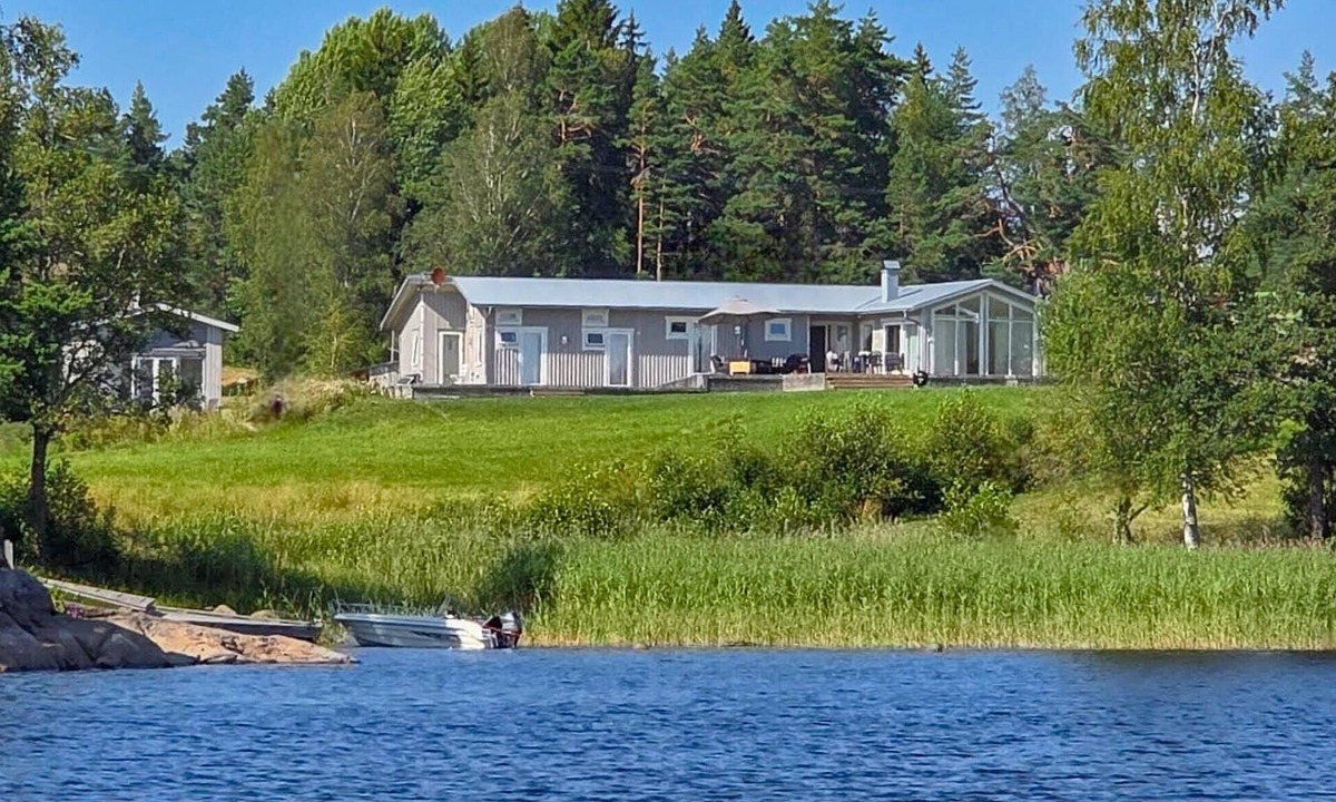 Viken House | Lovely home in årjäng with WiFi