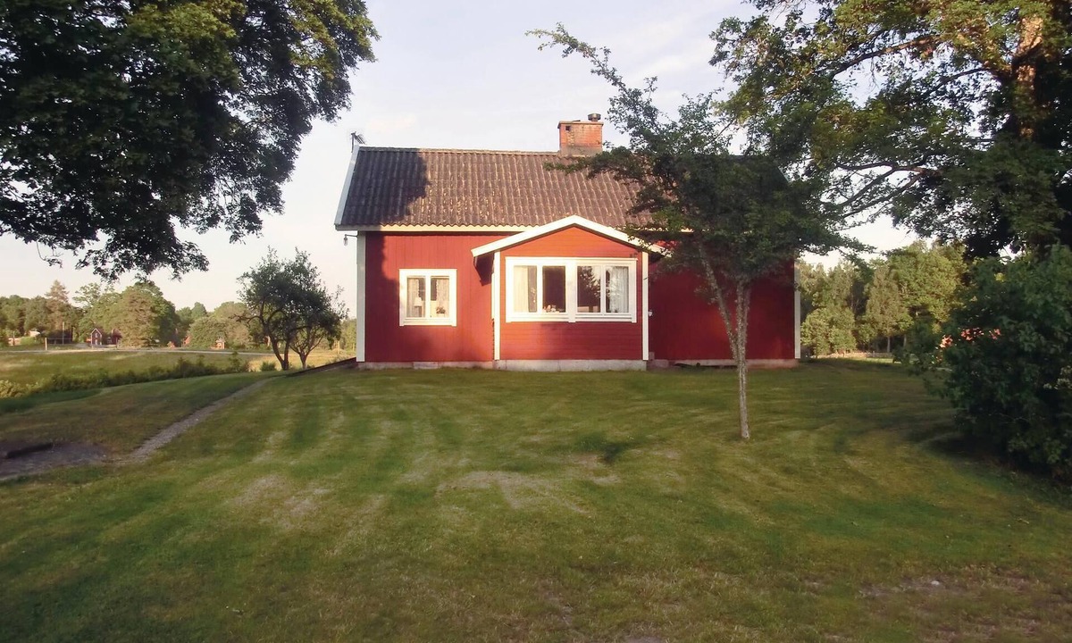 Annerstad House | Lovely home in Annerstad with WiFi