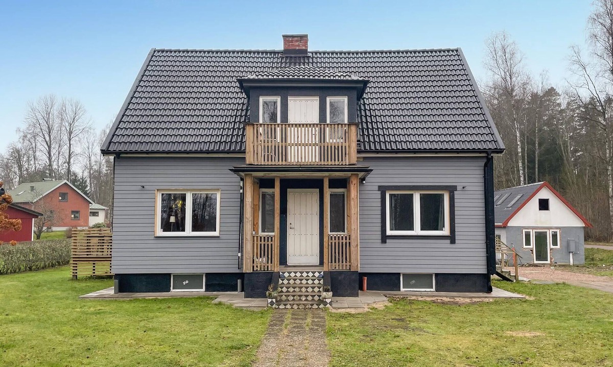 Bredaryd House | Lovely home in Bredaryd with WiFi