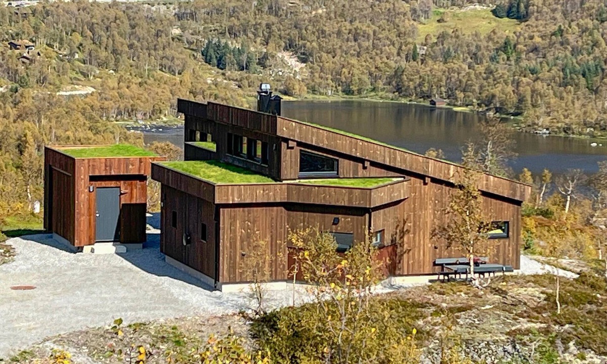 Vinje House | Lovely home in Edland with sauna