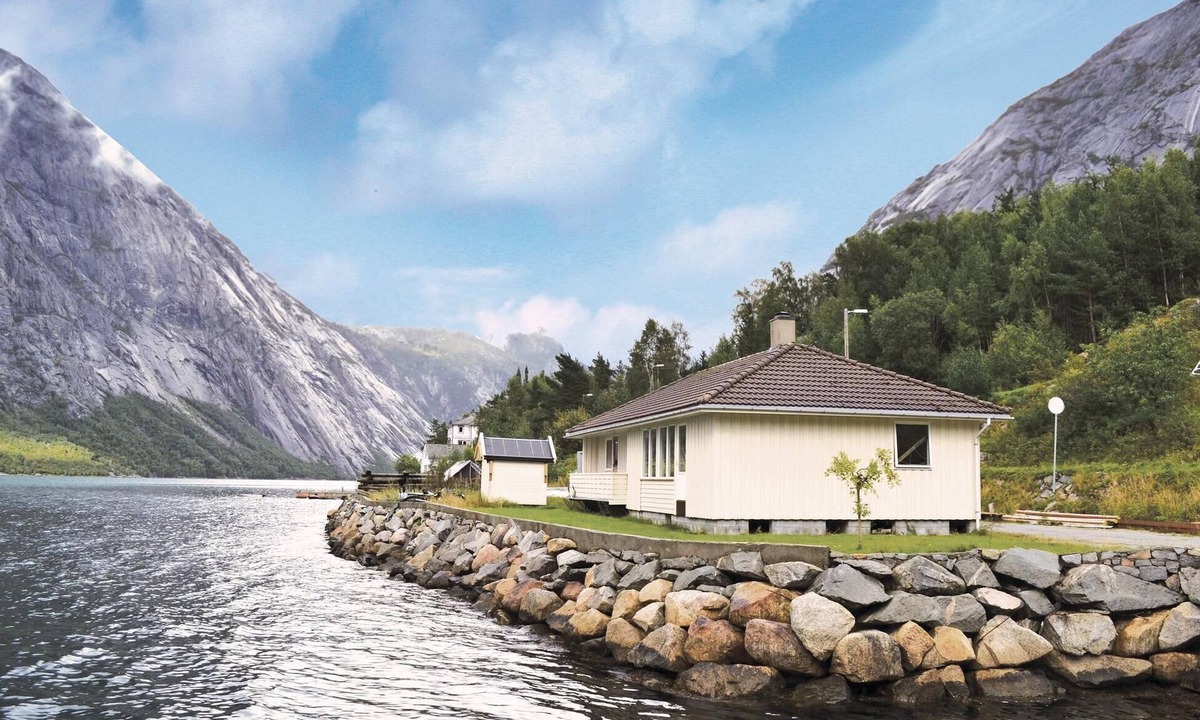 Eidfjord House | Lovely home in Eidfjord with WiFi