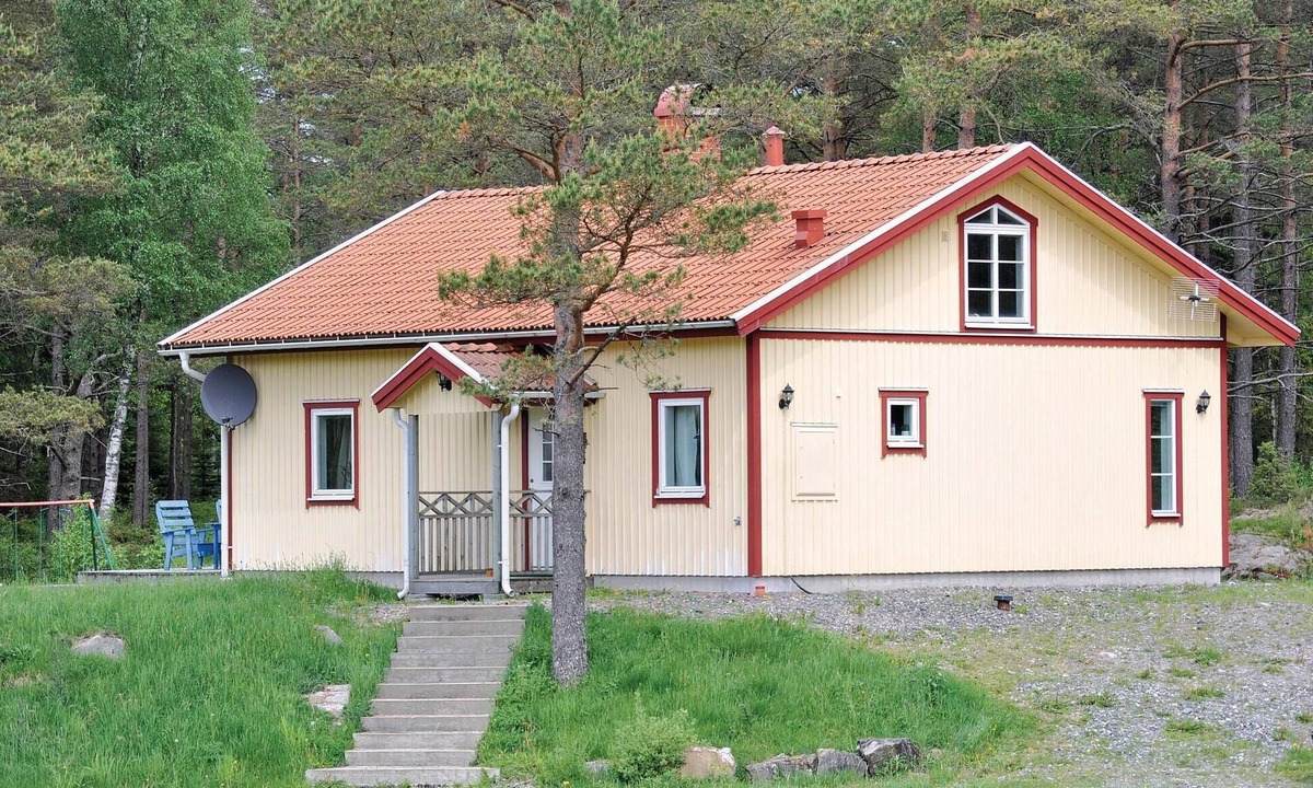 Hedekas House | Lovely home in Hedekas with ethernet internet