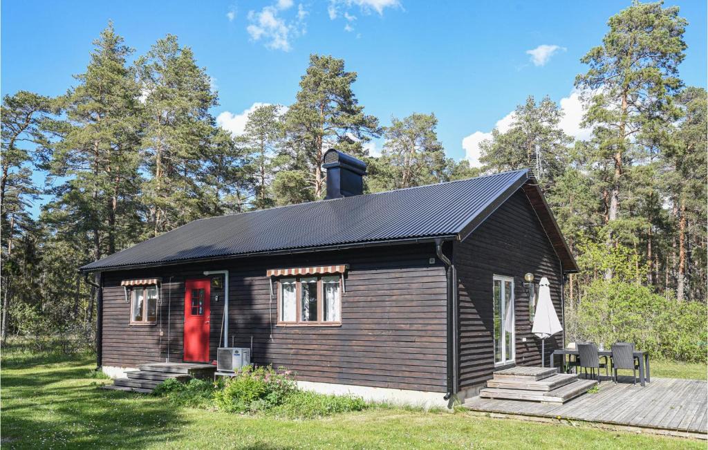 Tingstade House | Lovely Home In Lärbro With Kitchen