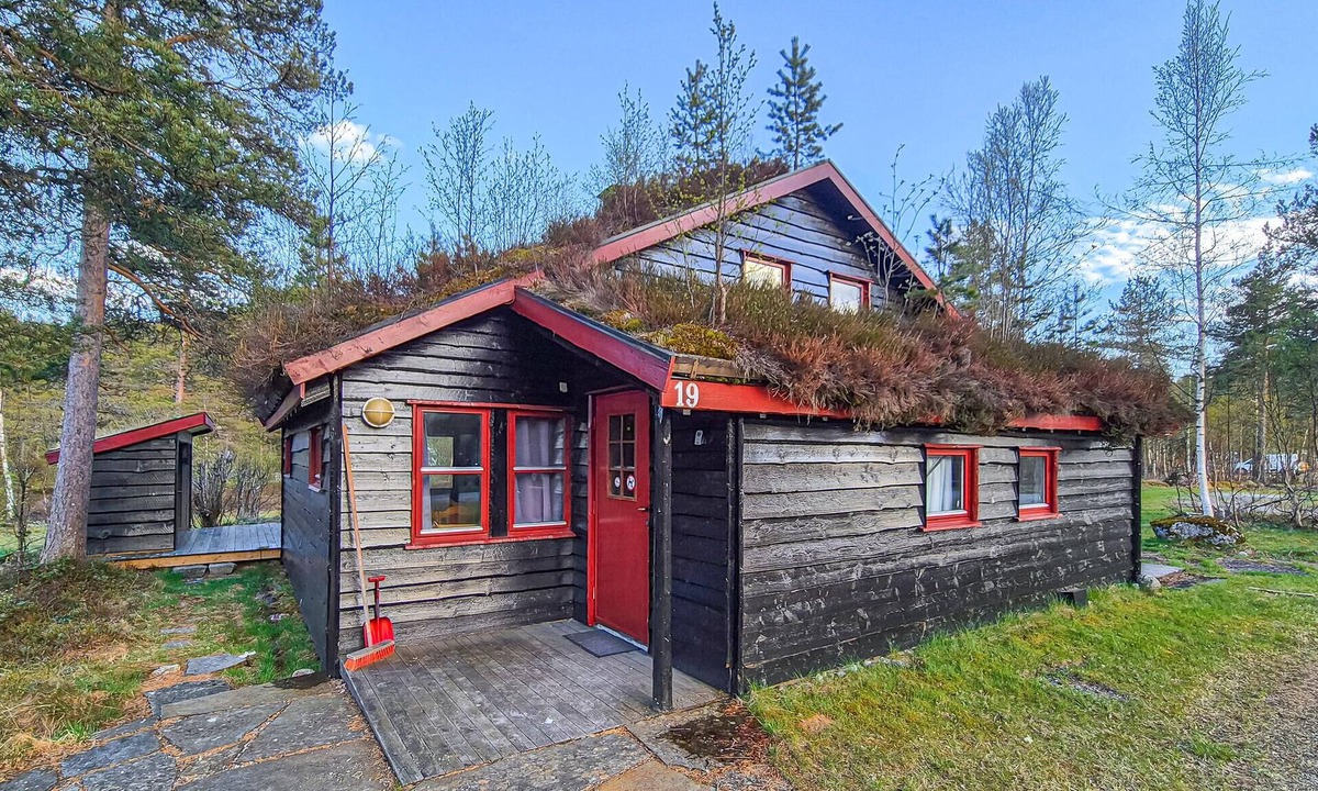 Tjørhom House | Lovely home in Tjørhom with sauna