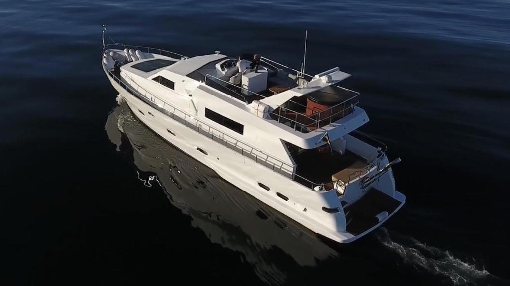 Kungsholmen Boat Rental | Luxurious Yacht