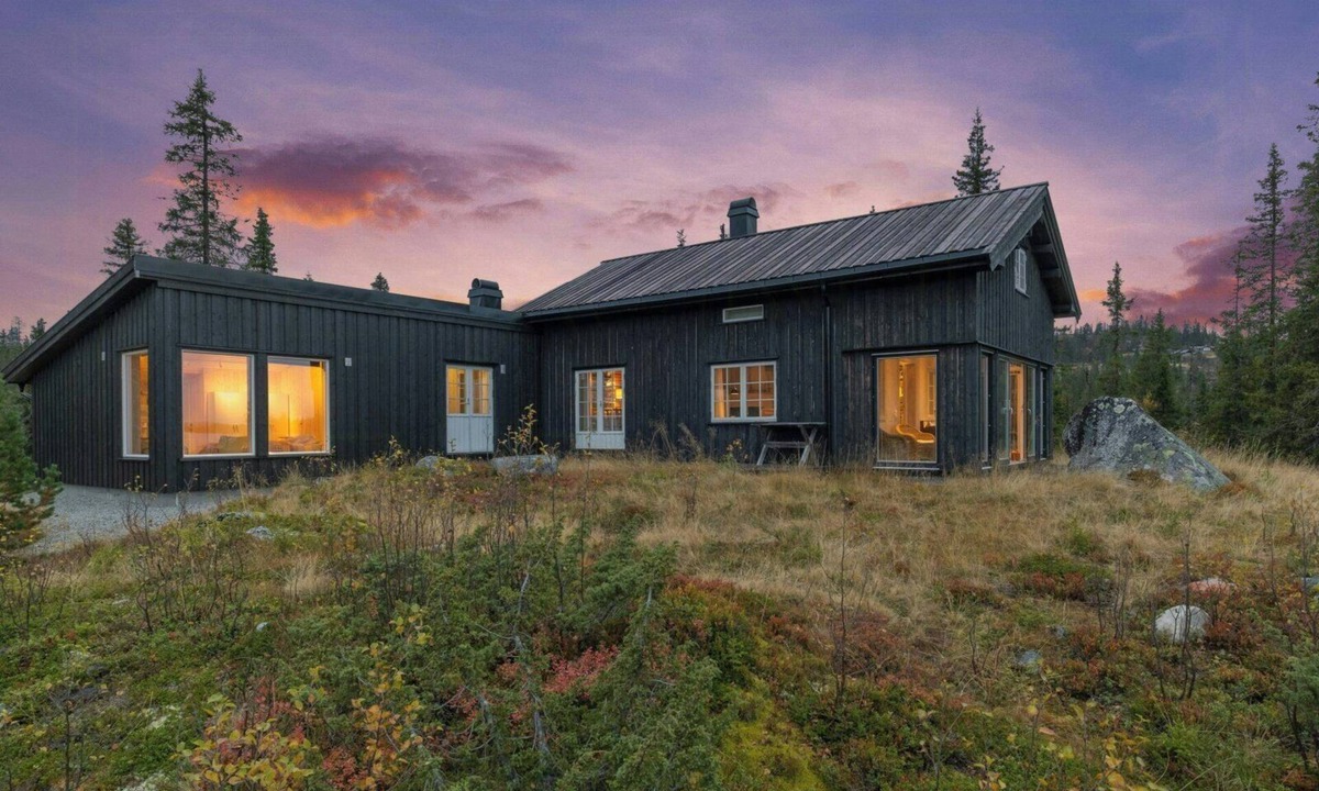 Sor-Aurdal House | luxury wilderness escape with private water front