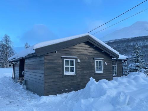 Balsfjord House | Lyngen Alps Cabin with Sauna, Northern Lights & Ski Touring, 1h from Tromsø