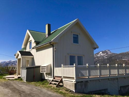 Vestvagøy House | Midnight Sun View Lofoten