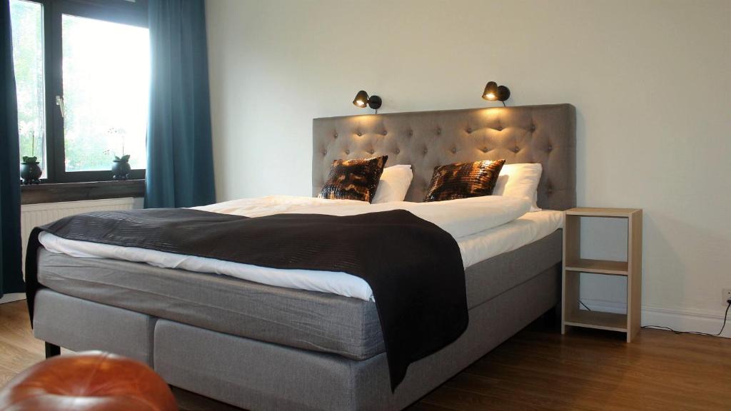 Tibro Hotel | Millners Plaza