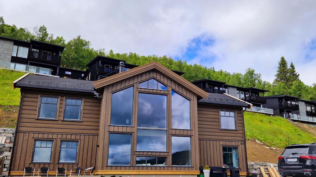 Sogndal Villa | Mlodge - Luxury Mountain Retreat near Sognefjord & Flåm