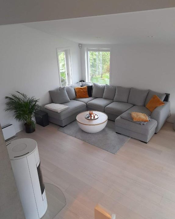 Tromso Villa | Modern 5 bedroom home, close to everything!