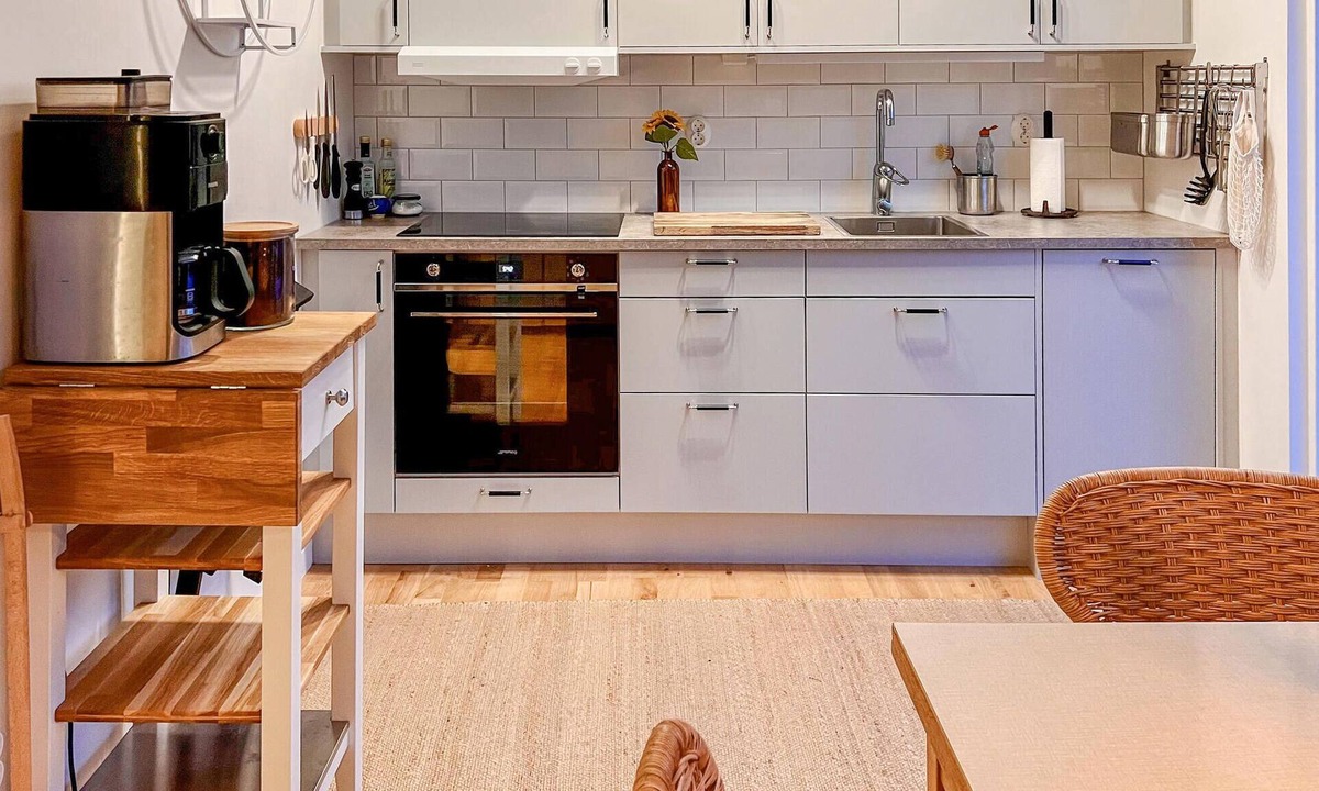 Ljugarn House | Modern apartment in the center of quiet Ljugarn and close to the beach.