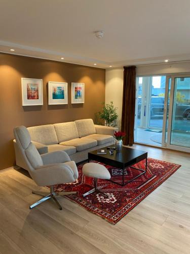 Svolvaer Apartment | Modern apartment with mountain and sea view