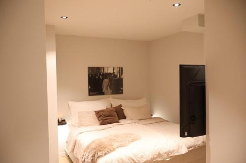 Bergenhus Apartment | Modern apartment within walking distance to the town