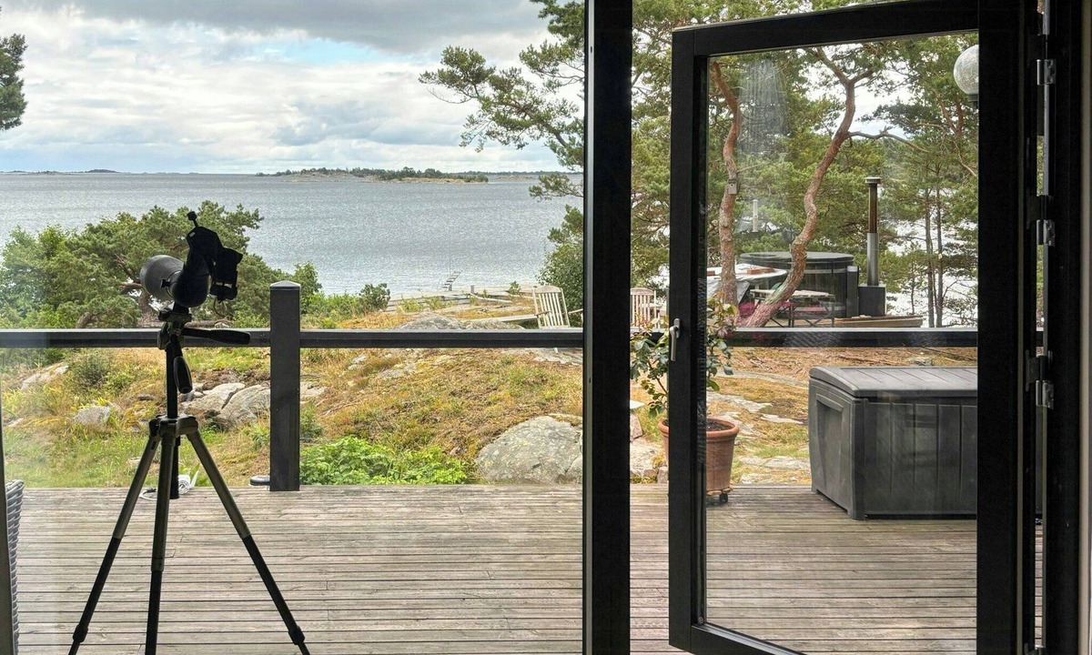 Varmdo House | Modern archipelago cabin with views on Aspö