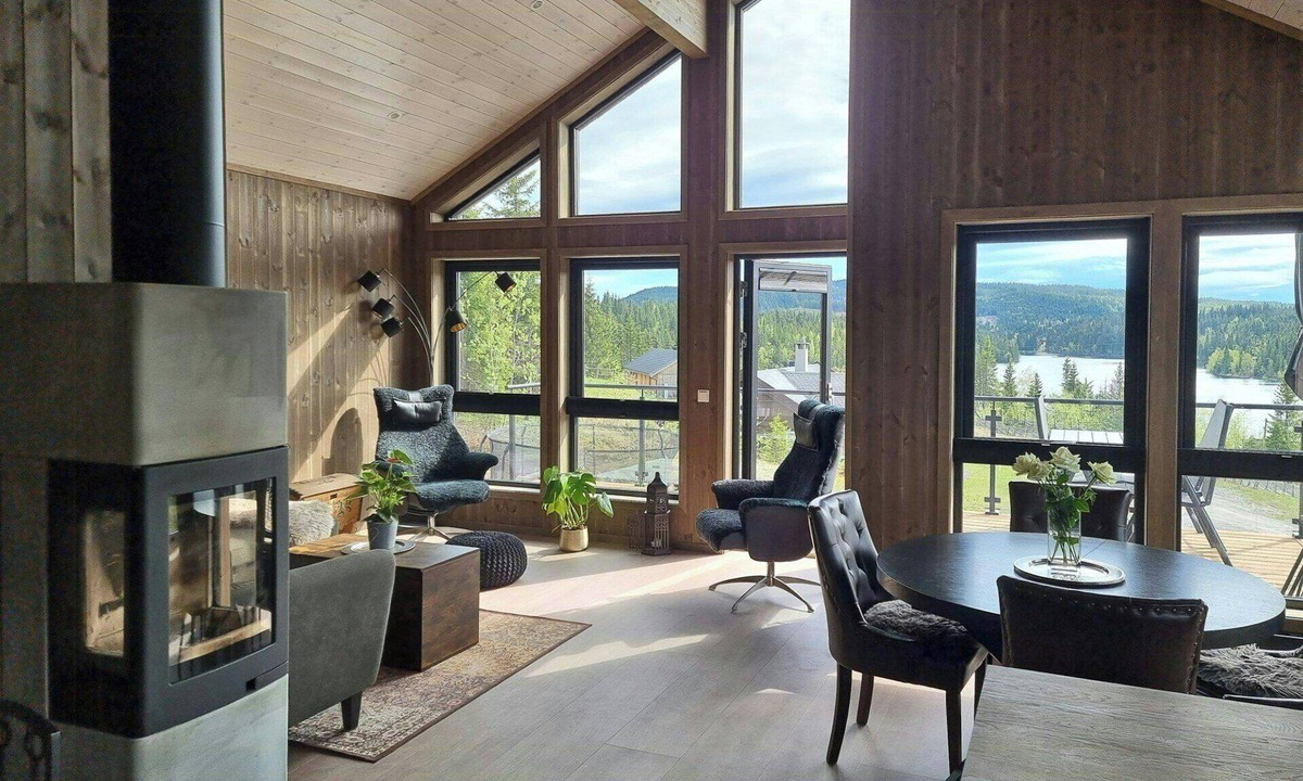 Lunner House | Modern cabin by Sveavannet in Nordmarka