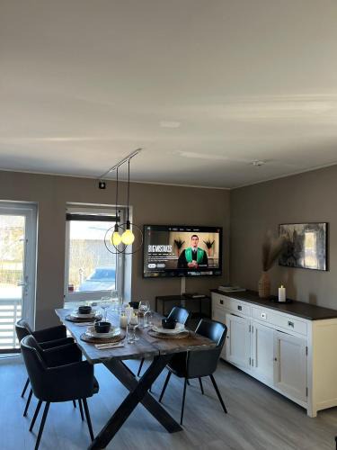 Voss Apartment | Modern & Central - Free Parking & Stylish Decor