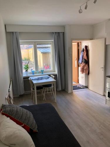 Punavuori Apartment | Modern city studio with own patio